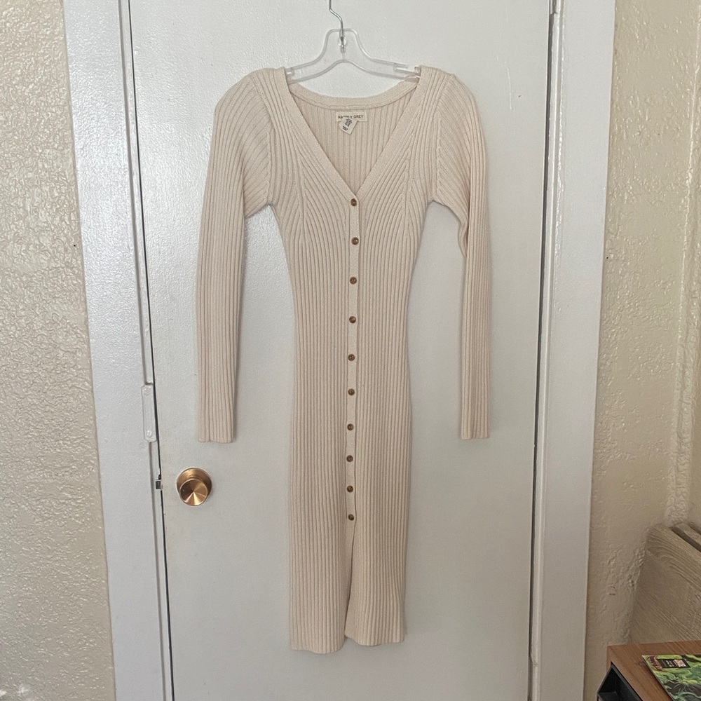 Chic Cream Ribbed Knit Dress with Buttons - Picture 1 of 3